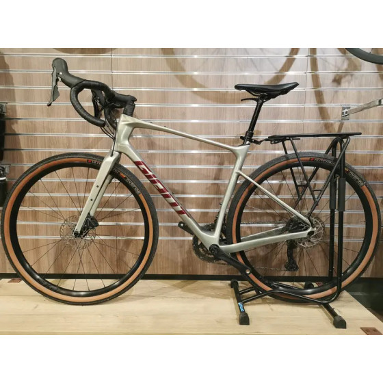 REVOLT Advanced 2 GRAVEL - Giant - Equipé - Taille ML - Occasion reconditionné